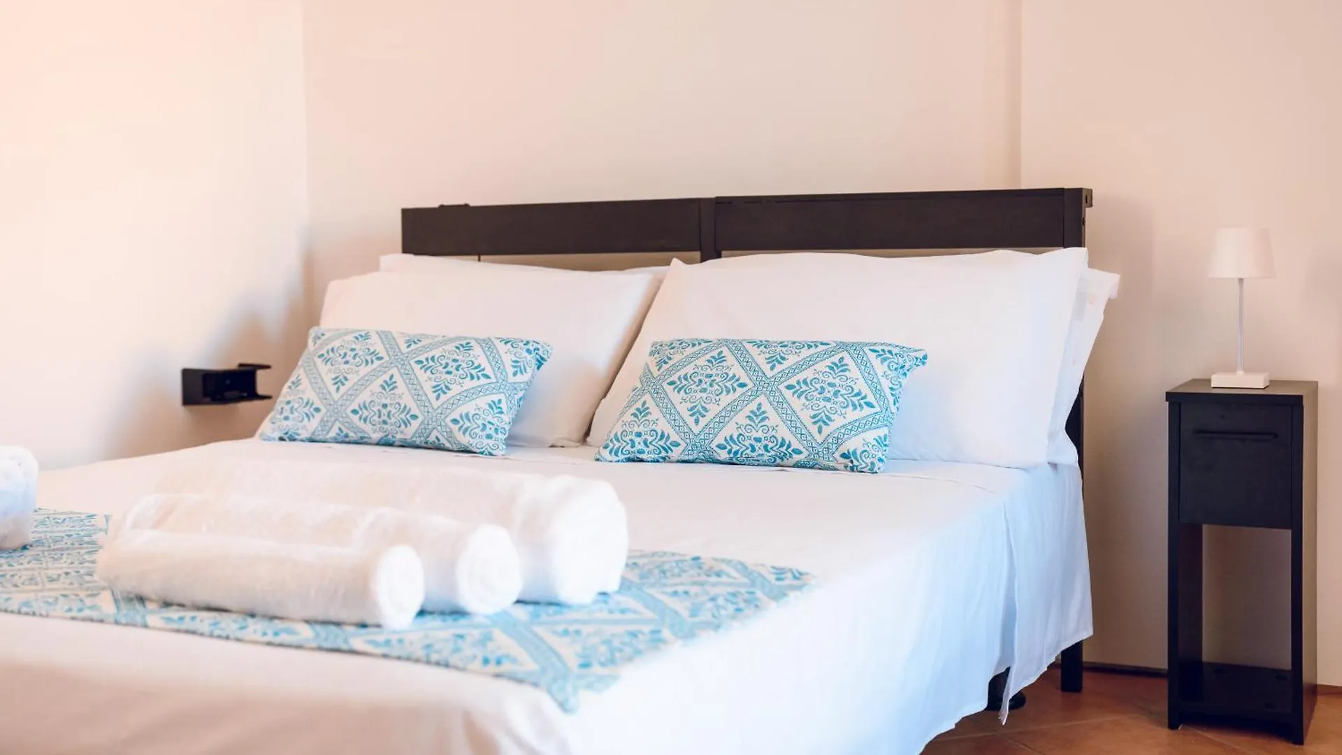 Апартаменты The Three Waves Lux, Olbia Mare 0*,  Италия