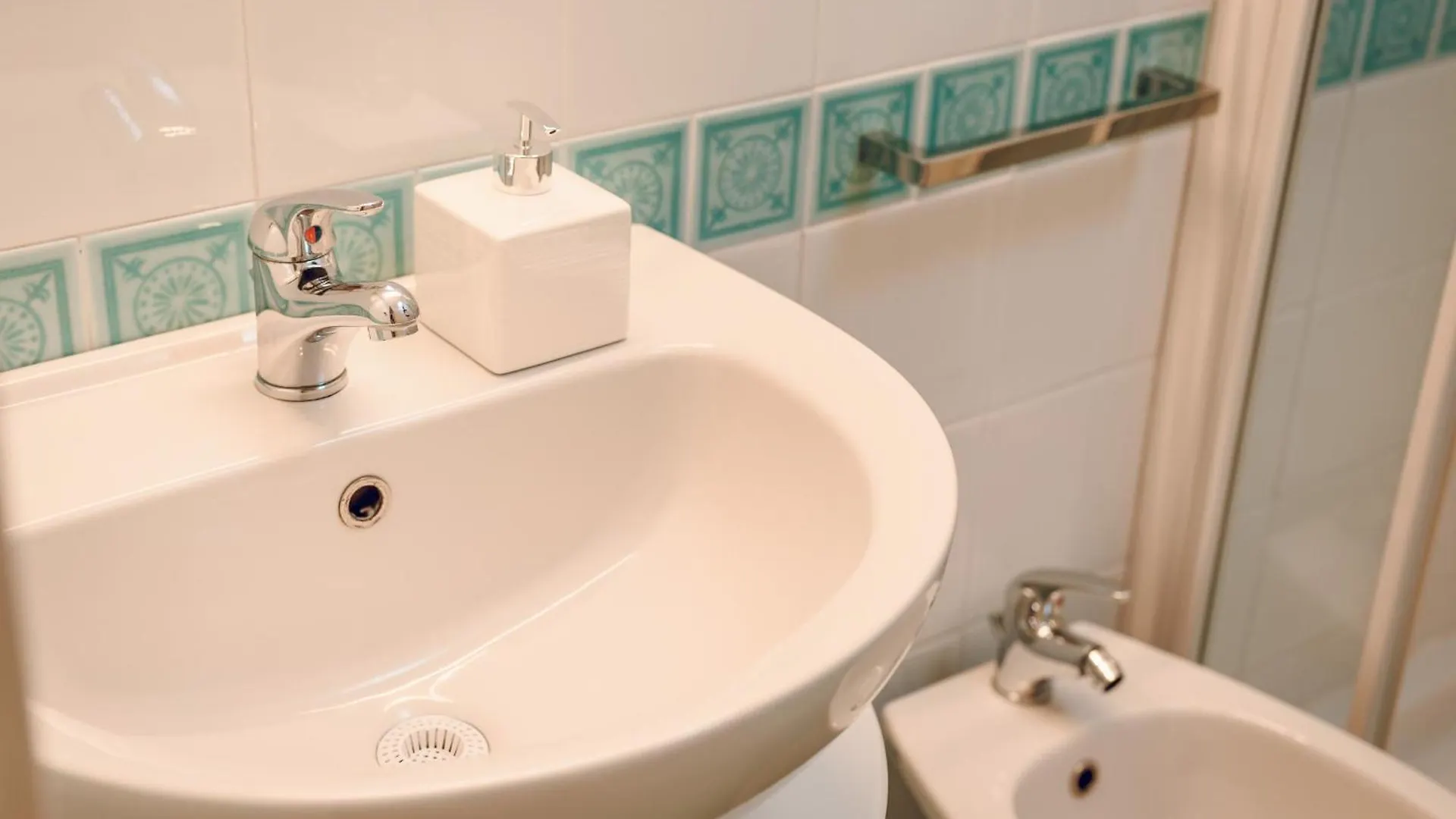 Апартаменты The Three Waves Lux, Olbia Mare Италия